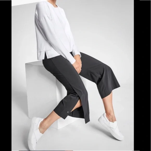 Athleta Navy Blue Tribeca Size 4 Rare Mid Rise Semi-Fitted Crop Pants - Picture 8 of 9